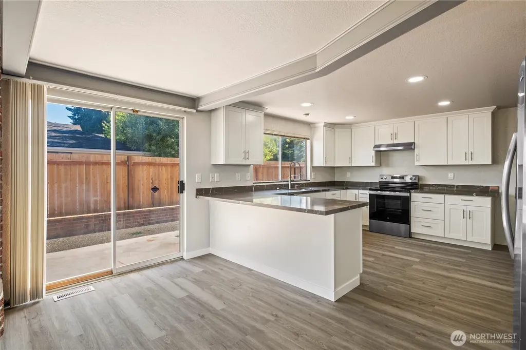 20916 Military Road S Seatac WA 98198