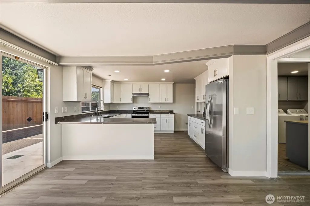 20916 Military Road S Seatac WA 98198