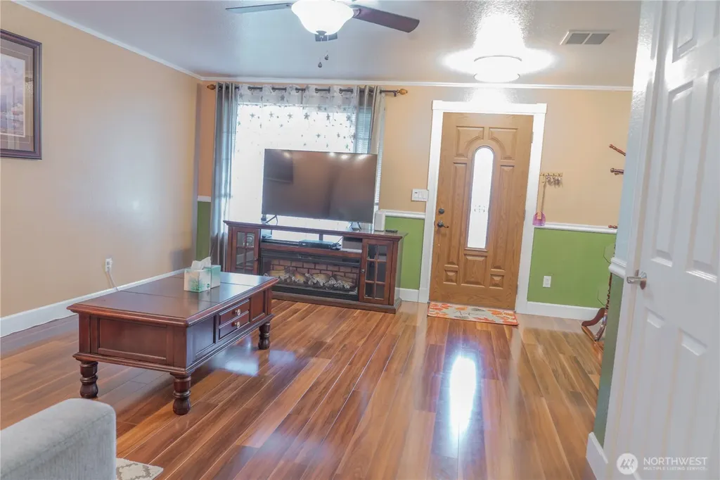 2420 166th Place SE Bothell WA 98012