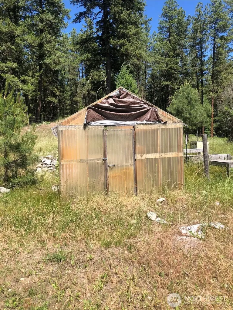 13 Rope And Saddle Lane Tonasket WA 98855