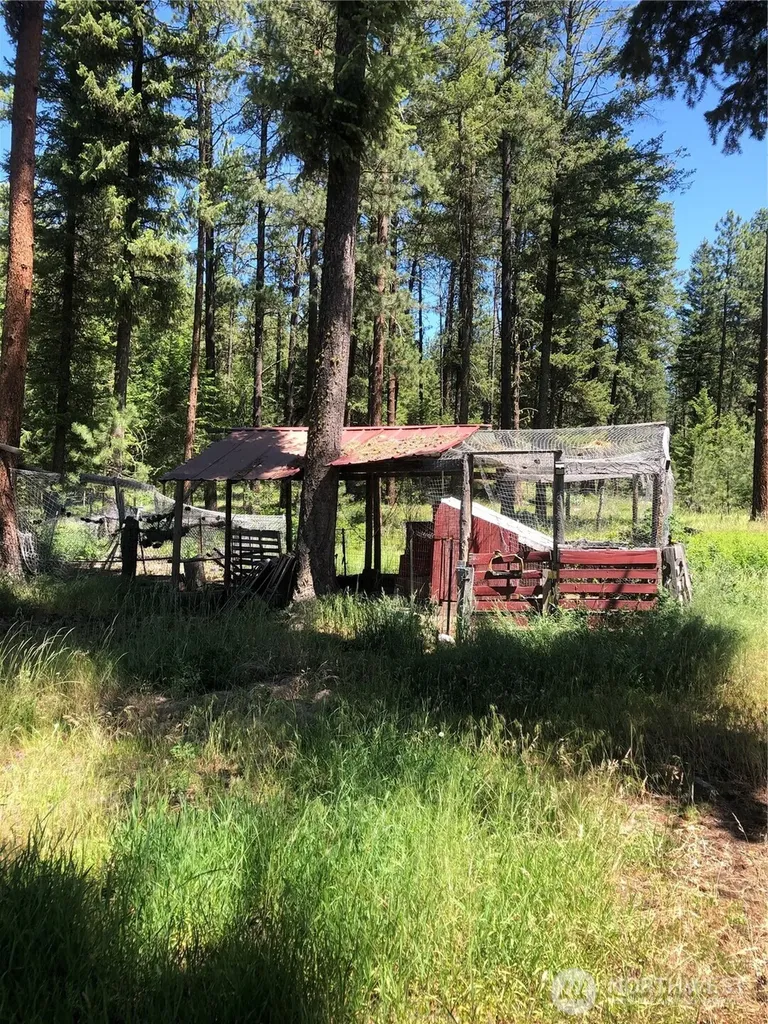 13 Rope And Saddle Lane Tonasket WA 98855