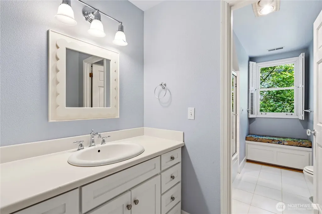 13555 NE 54th Place Bellevue WA 98005