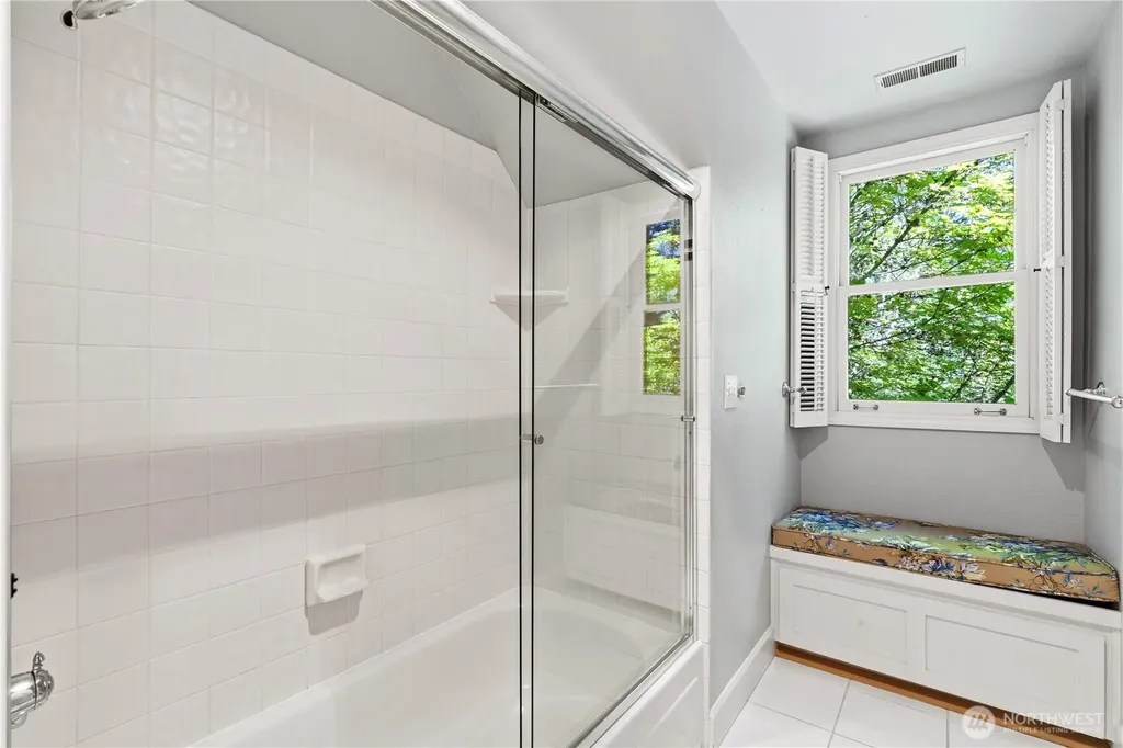 13555 NE 54th Place Bellevue WA 98005