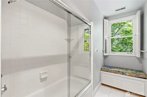 13555 NE 54th Place Bellevue WA 98005