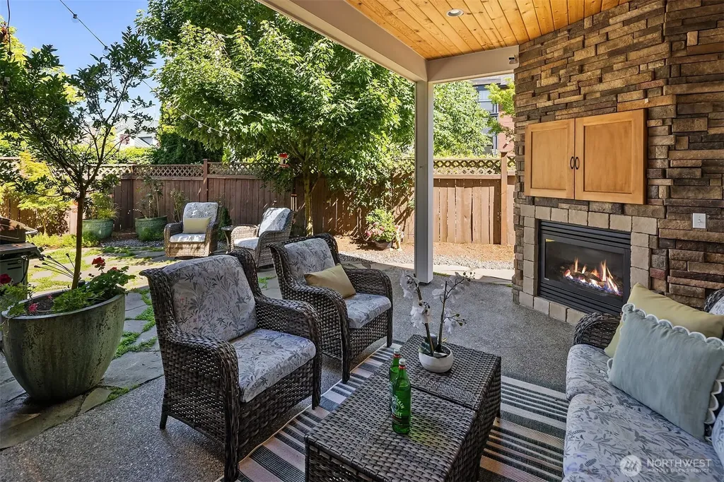 1714 11th Avenue NE Issaquah WA 98029