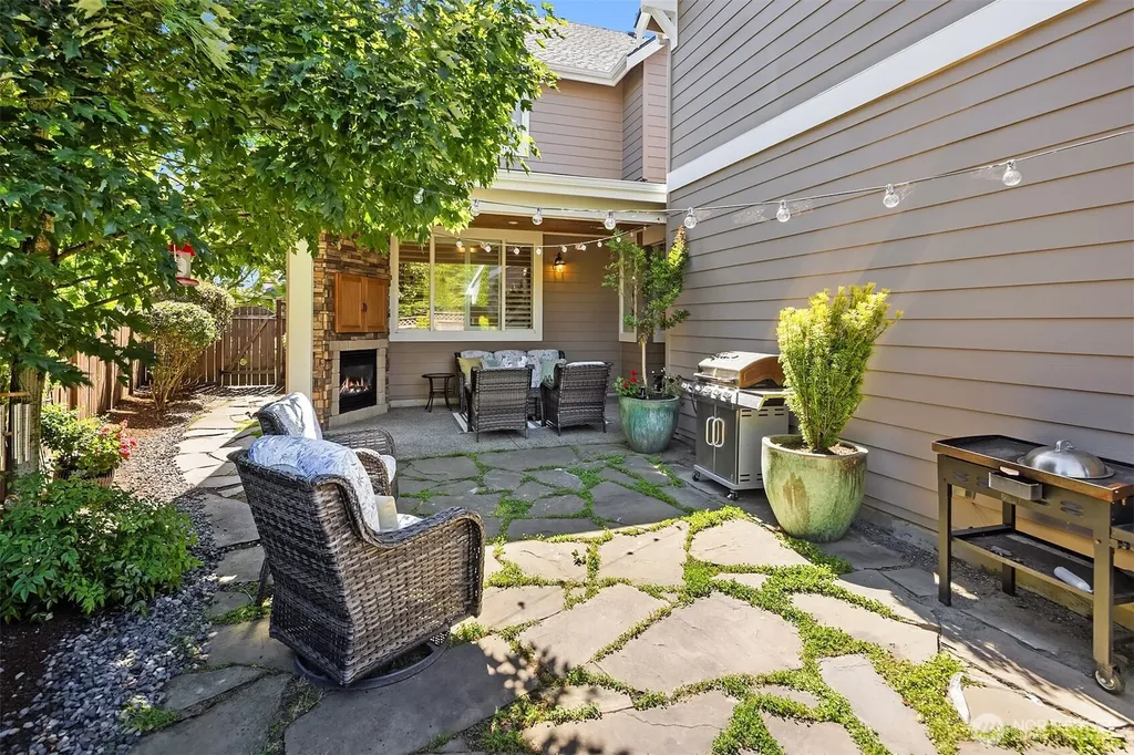 1714 11th Avenue NE Issaquah WA 98029