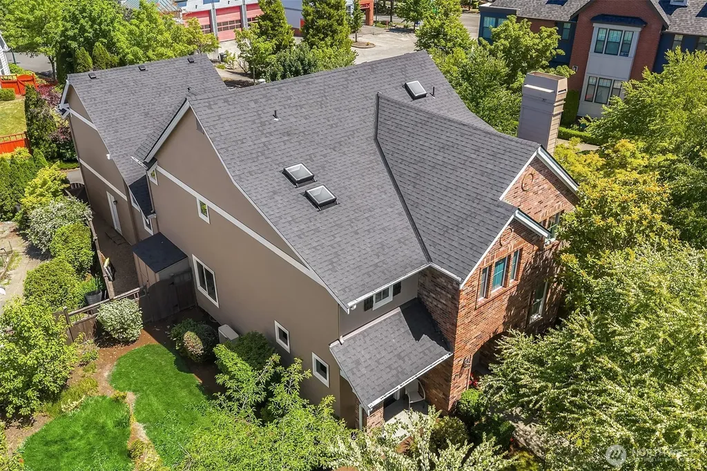 1714 11th Avenue NE Issaquah WA 98029