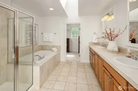 1714 11th Avenue NE Issaquah WA 98029