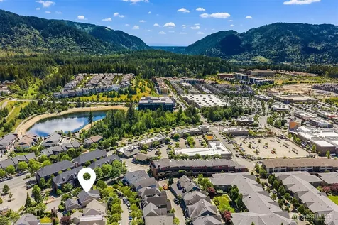 1714 11th Avenue NE Issaquah WA 98029