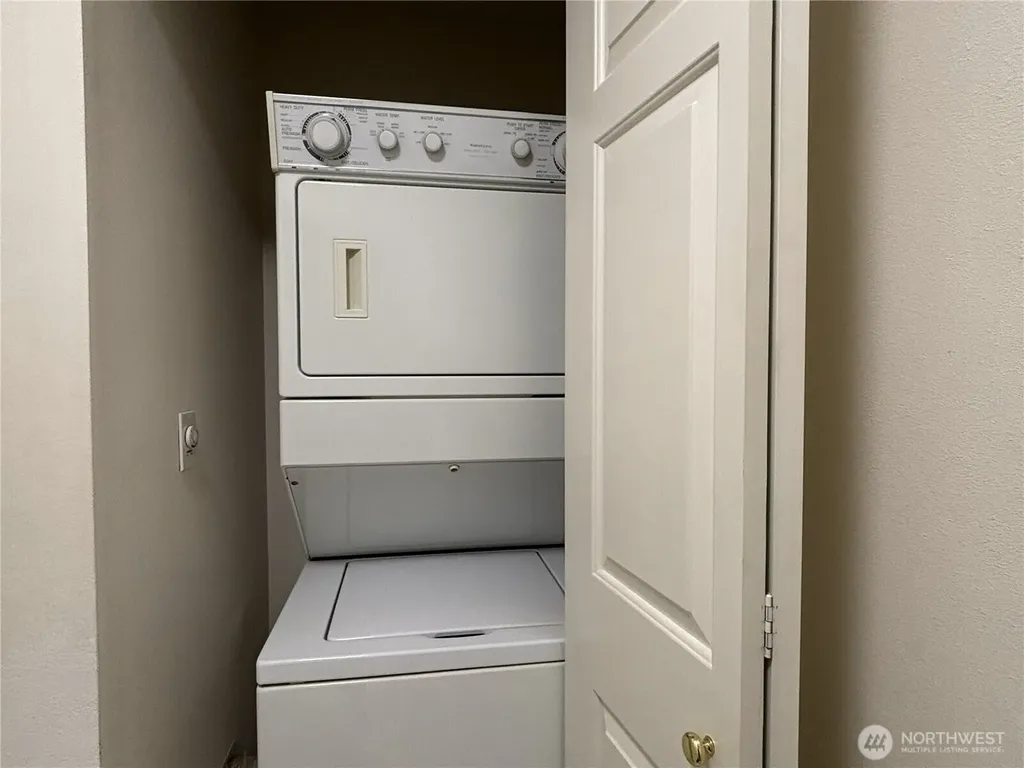 8515 244th Street SW Edmonds WA 98026
