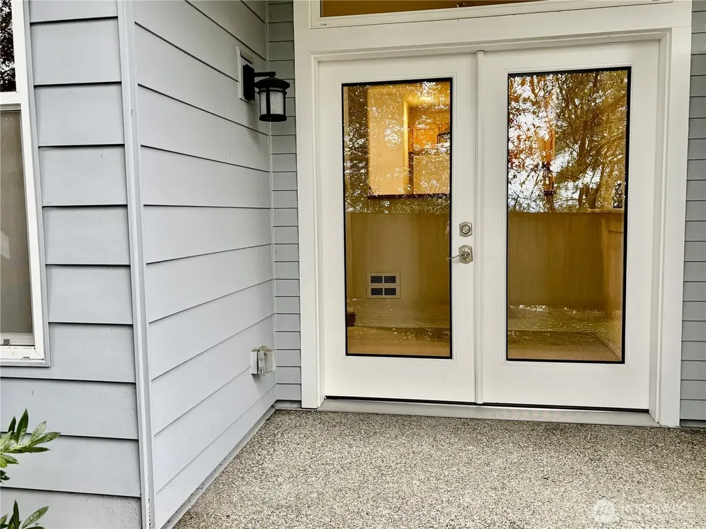 8515 244th Street SW Edmonds WA 98026