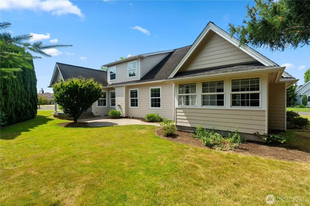 448 Island Green Way Lynden WA 98264