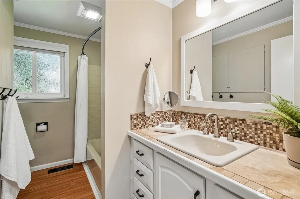 1515 213th Place SW Lynnwood WA 98036