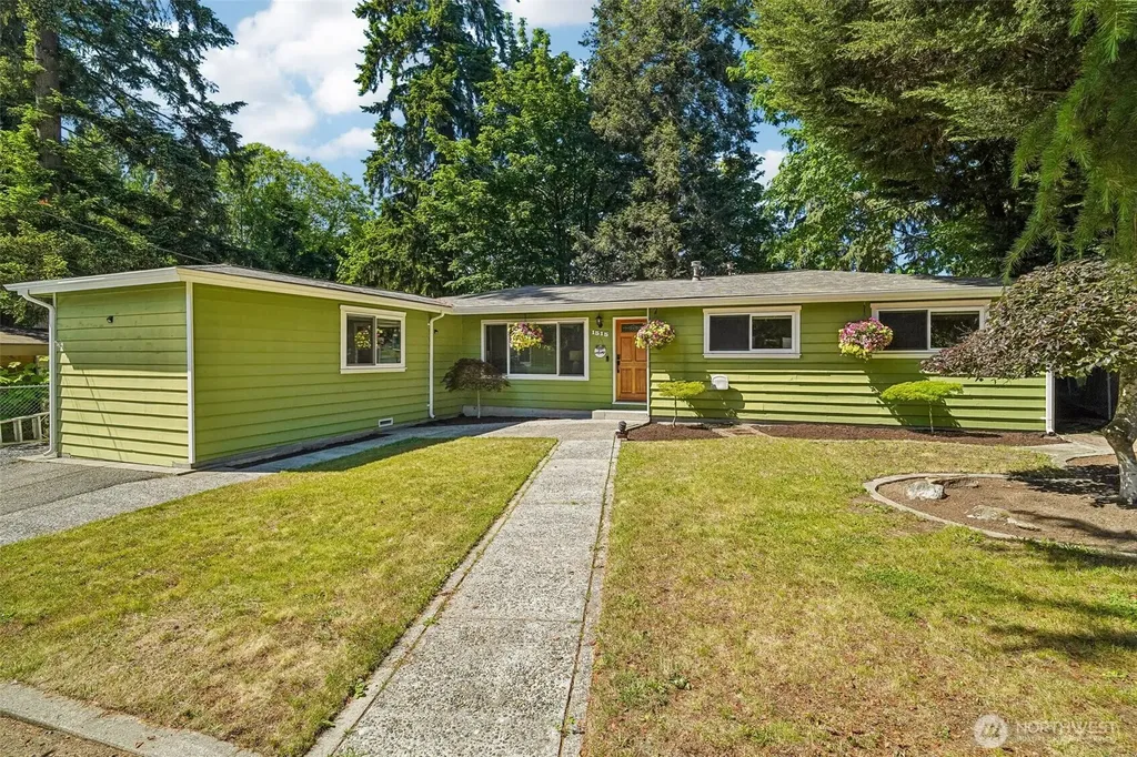1515 213th Place SW Lynnwood WA 98036