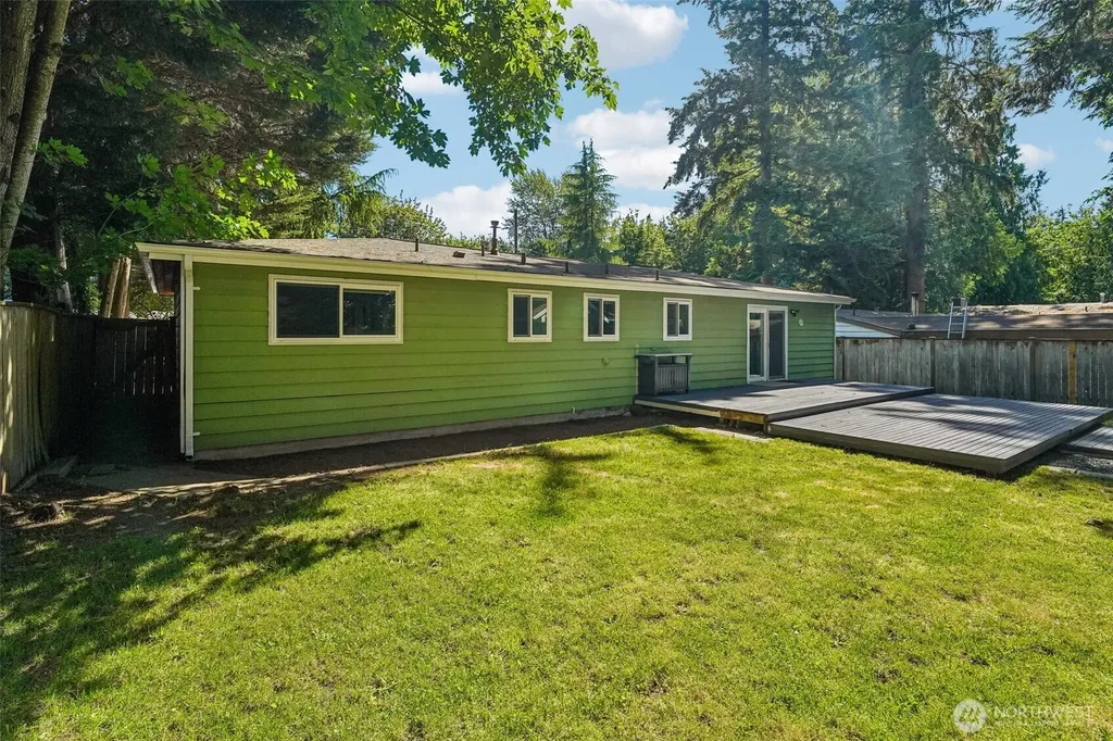 1515 213th Place SW Lynnwood WA 98036