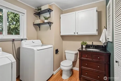 1515 213th Place SW Lynnwood WA 98036