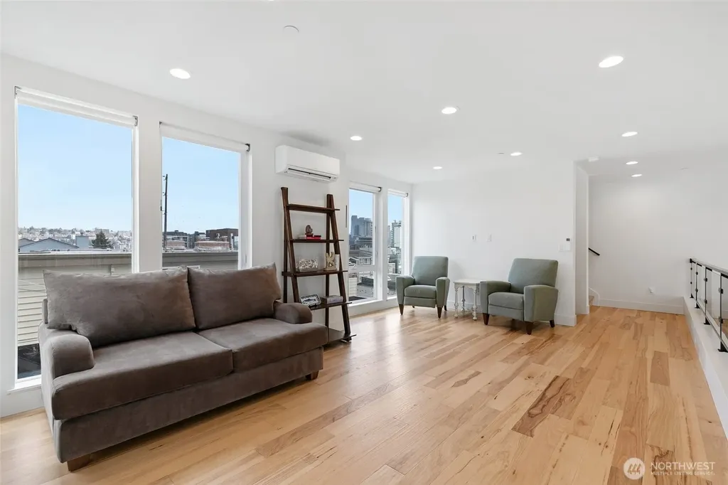 408 Aloha Street Seattle WA 98109