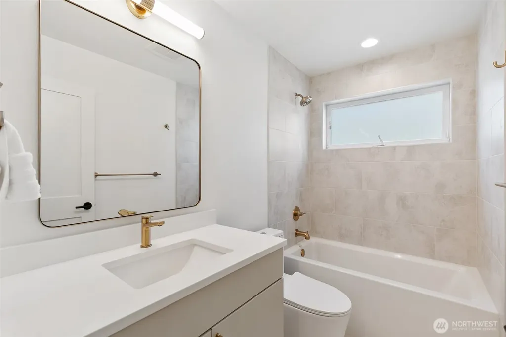 408 Aloha Street Seattle WA 98109
