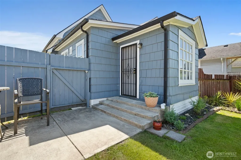 419 Karr Avenue Hoquiam WA 98550