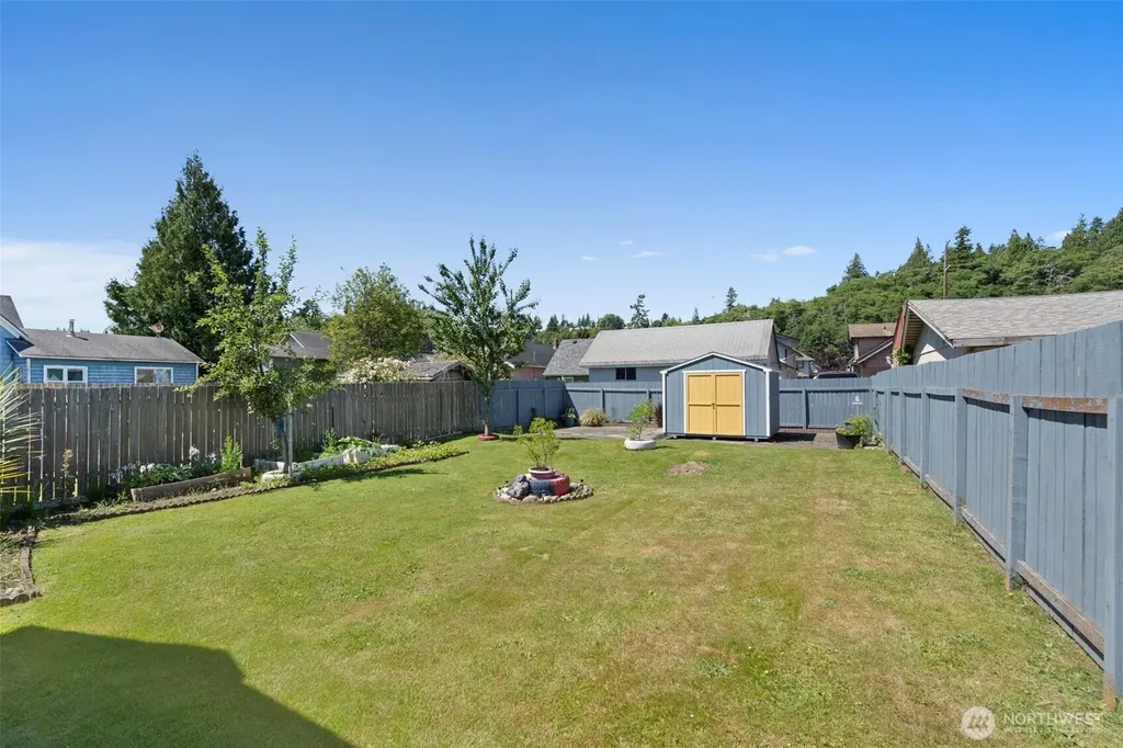419 Karr Avenue Hoquiam WA 98550