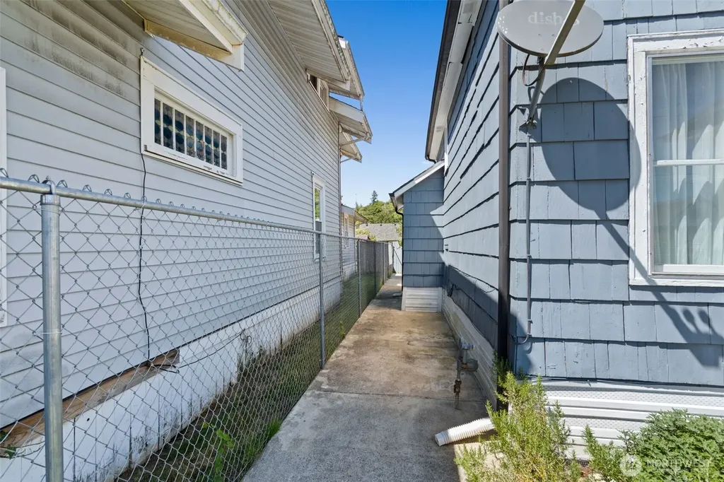419 Karr Avenue Hoquiam WA 98550