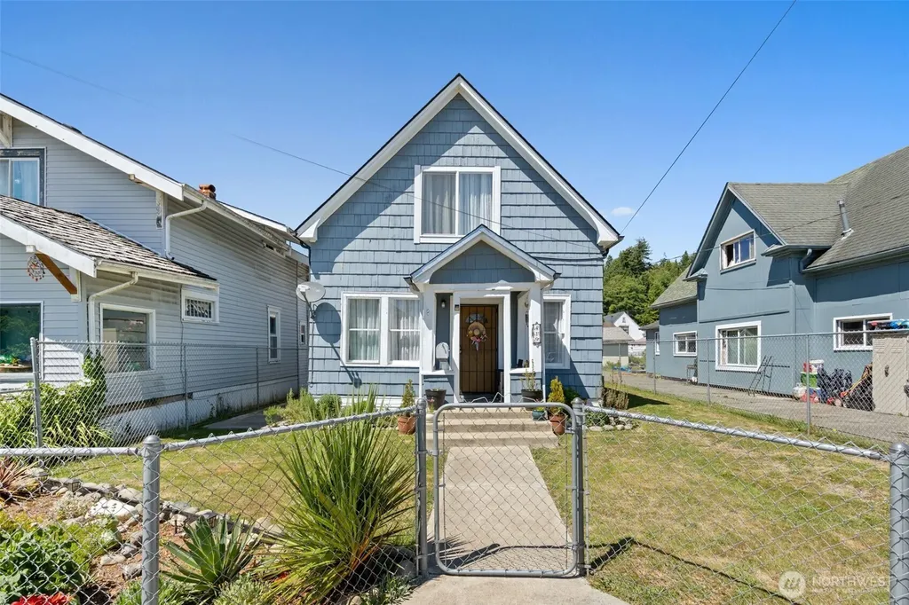 419 Karr Avenue Hoquiam WA 98550