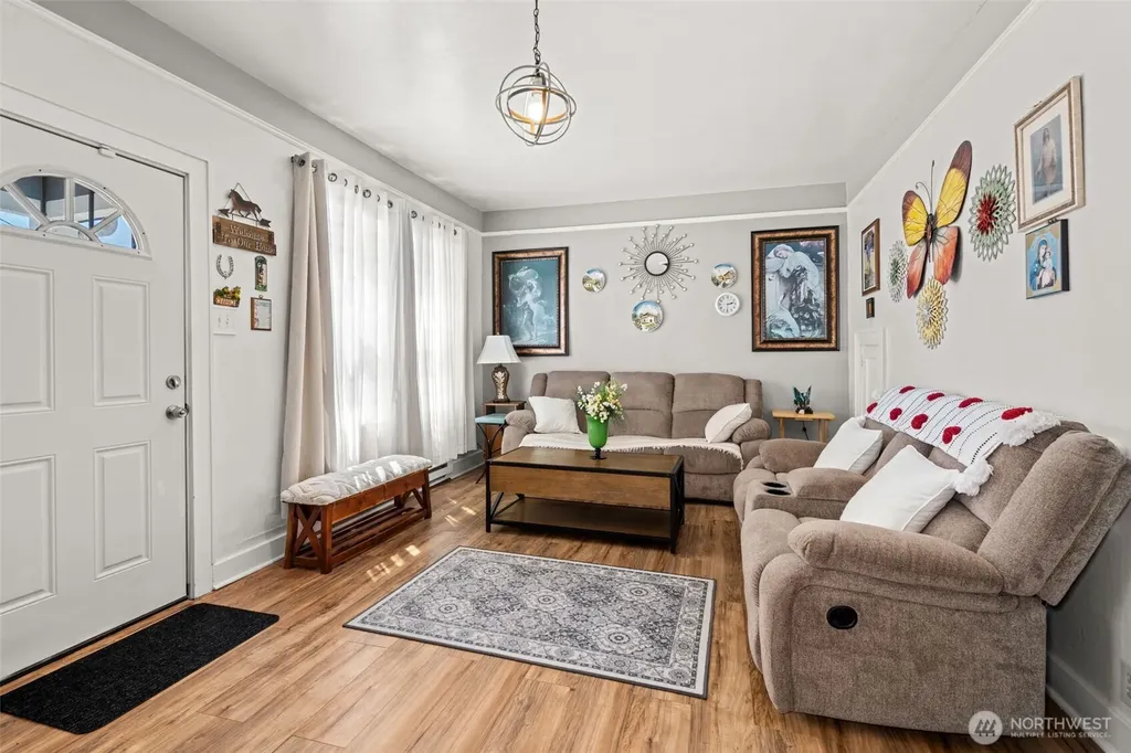 419 Karr Avenue Hoquiam WA 98550