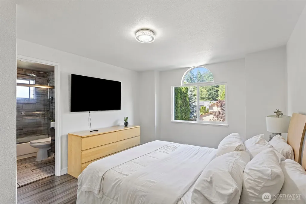 12737 NE 97th Place Kirkland WA 98033