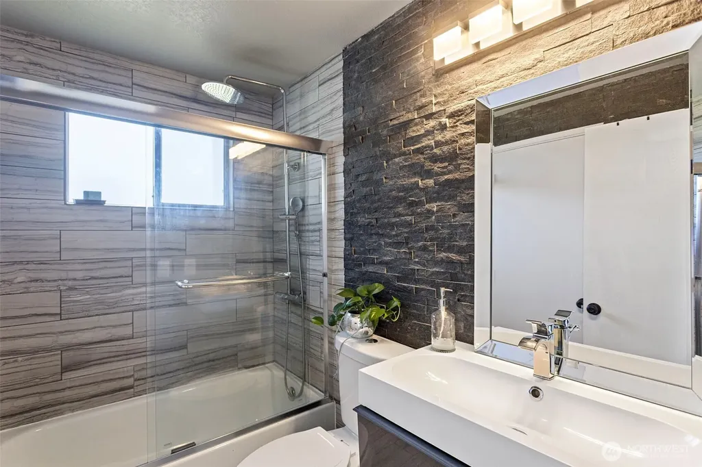 12737 NE 97th Place Kirkland WA 98033