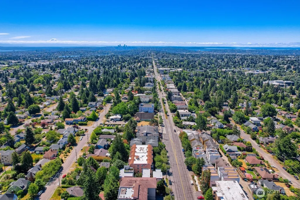 11212 Greenwood Avenue N Seattle WA 98133