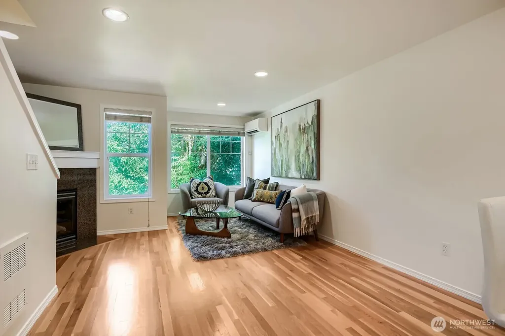 11212 Greenwood Avenue N Seattle WA 98133