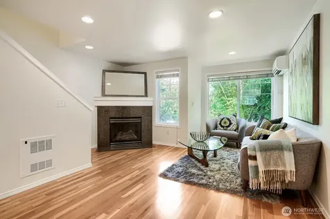 11212 Greenwood Avenue N Seattle WA 98133