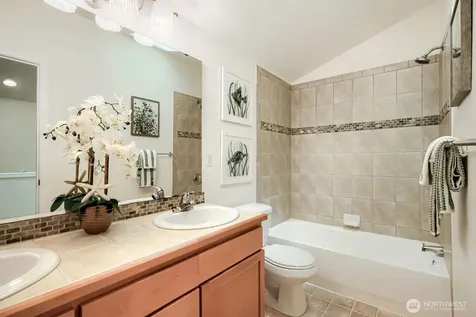 11212 Greenwood Avenue N Seattle WA 98133