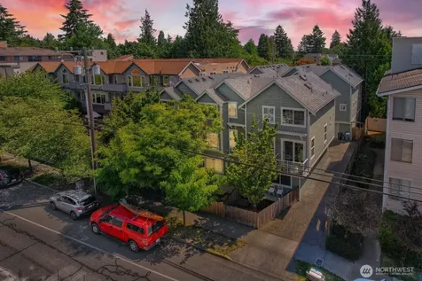 11212 Greenwood Avenue N Seattle WA 98133