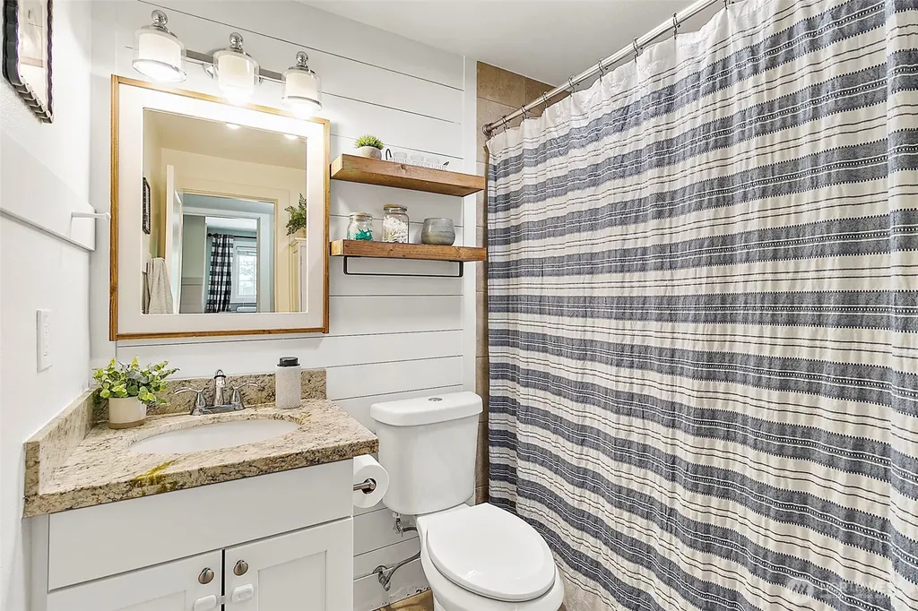 16355 130th Avenue SE Renton WA 98508