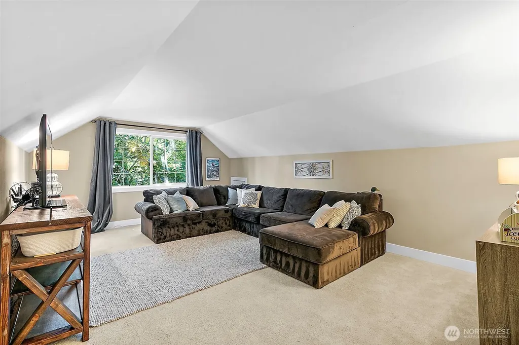 16355 130th Avenue SE Renton WA 98508