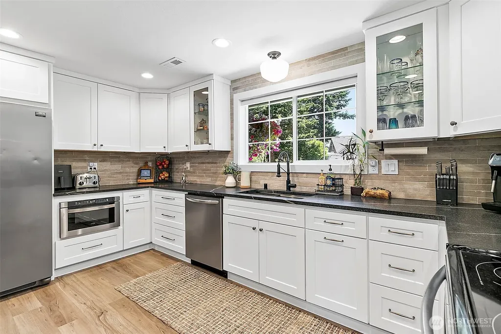 16355 130th Avenue SE Renton WA 98508