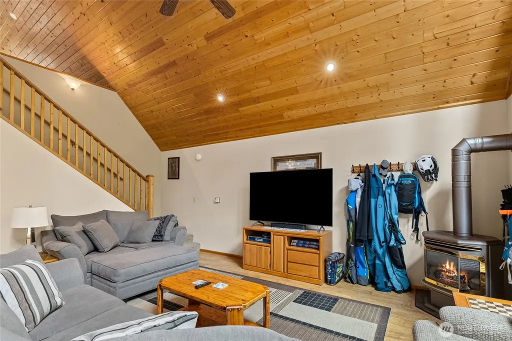 420 Vinegar Bend Road Ronald WA 98940