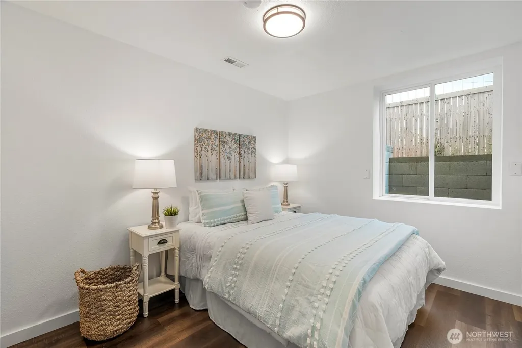 5050 35th Avenue S Seattle WA 98118