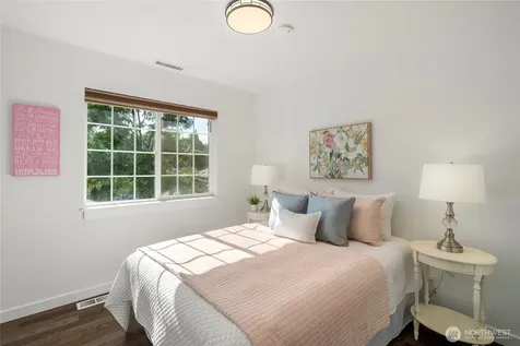 5050 35th Avenue S Seattle WA 98118