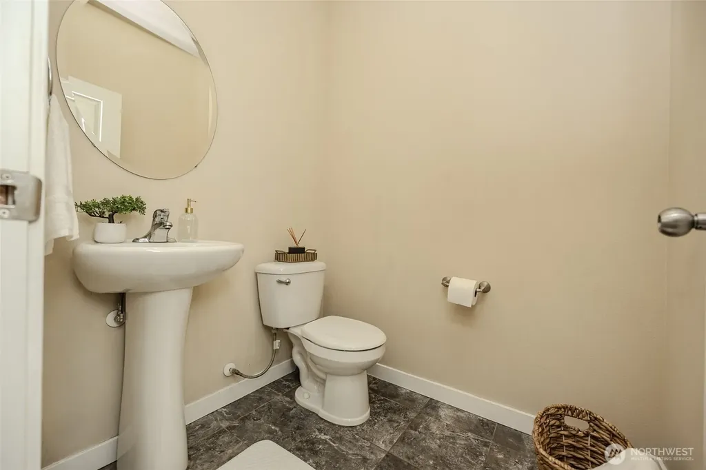 1737 Hillcrest Loop Mount Vernon WA 98274