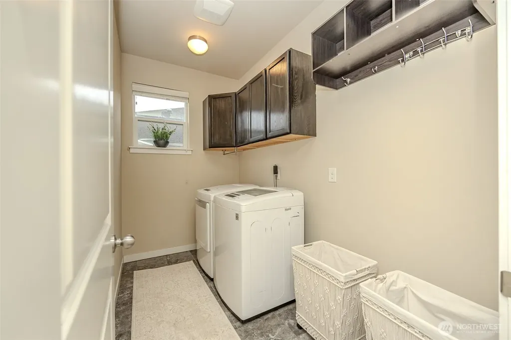 1737 Hillcrest Loop Mount Vernon WA 98274