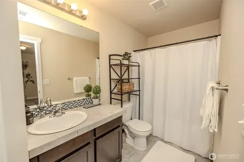 1737 Hillcrest Loop Mount Vernon WA 98274