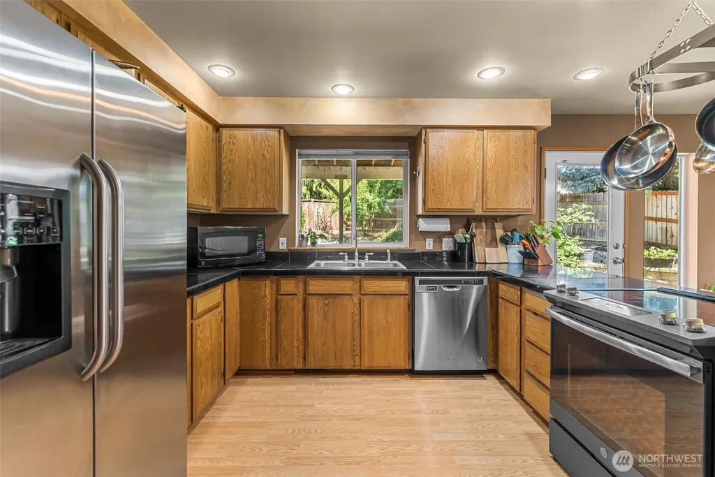 121 Manhattan Square East Wenatchee WA 98802