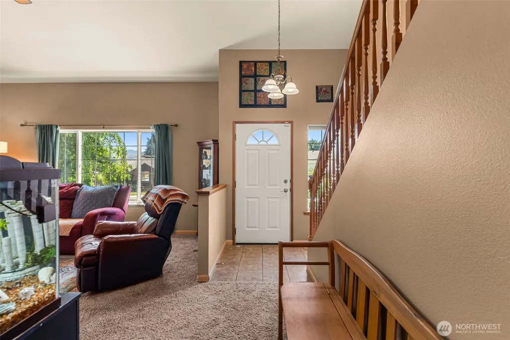 121 Manhattan Square East Wenatchee WA 98802
