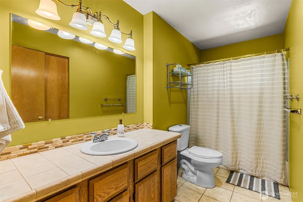 121 Manhattan Square East Wenatchee WA 98802