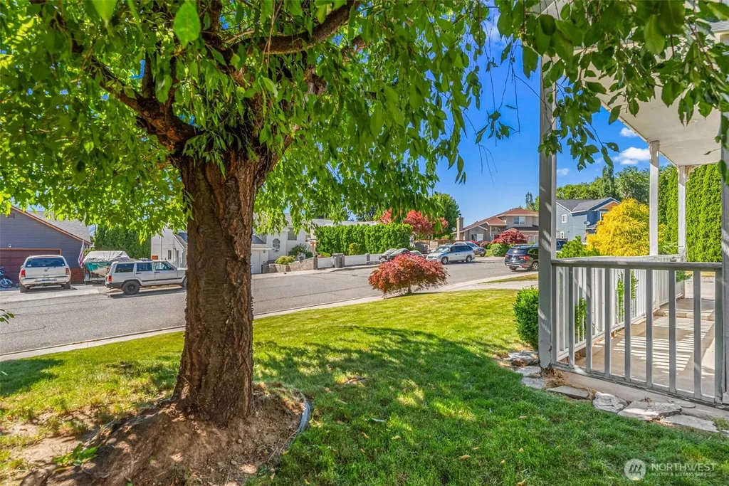 121 Manhattan Square East Wenatchee WA 98802