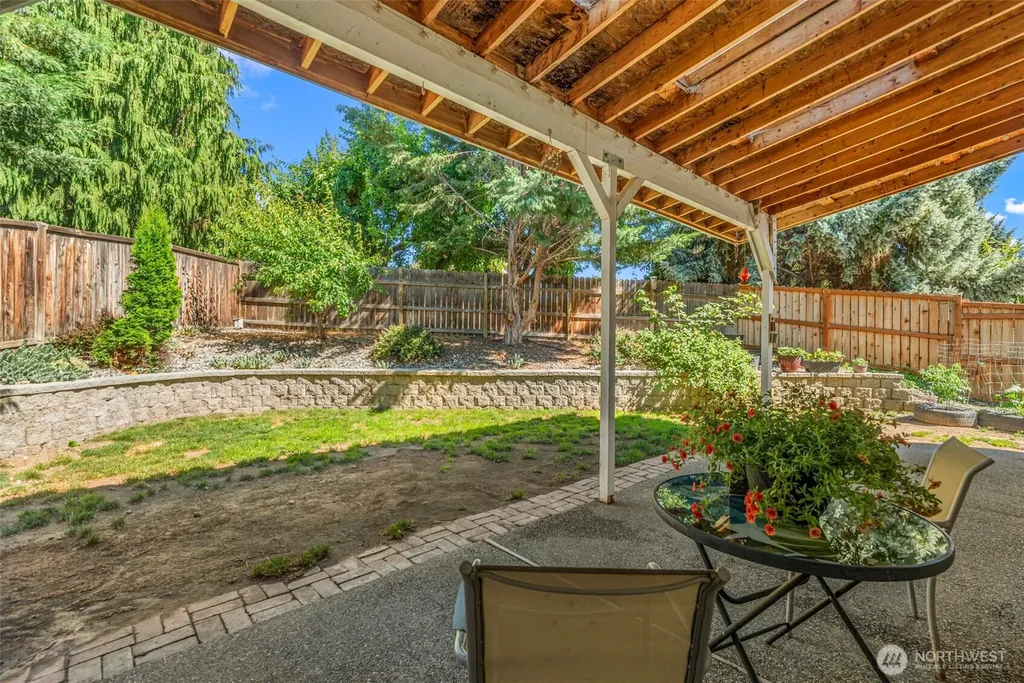 121 Manhattan Square East Wenatchee WA 98802