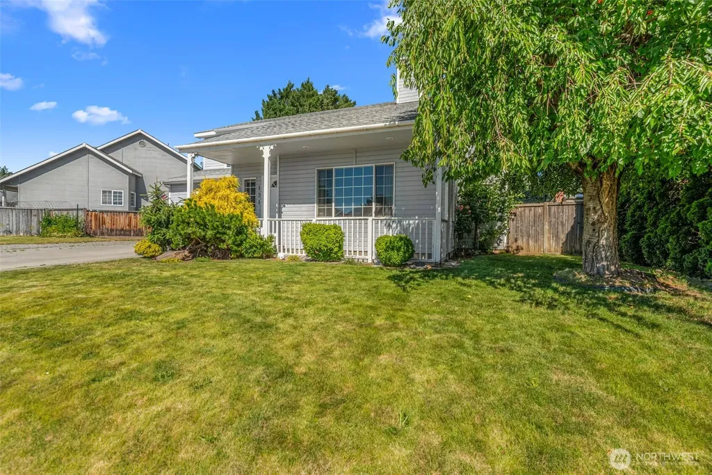 121 Manhattan Square East Wenatchee WA 98802