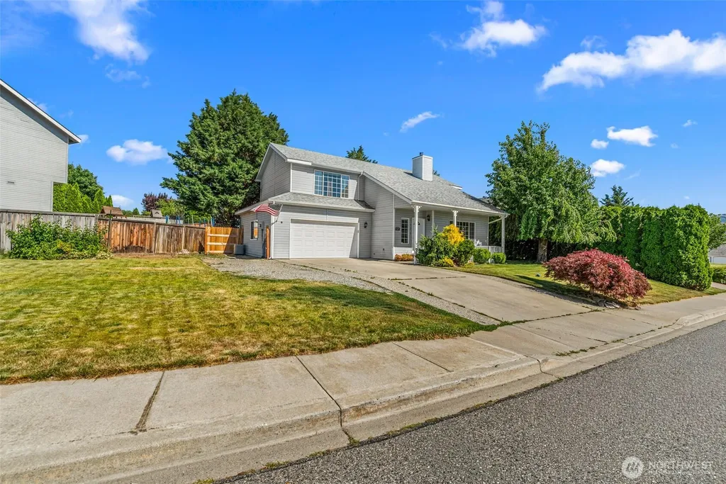 121 Manhattan Square East Wenatchee WA 98802